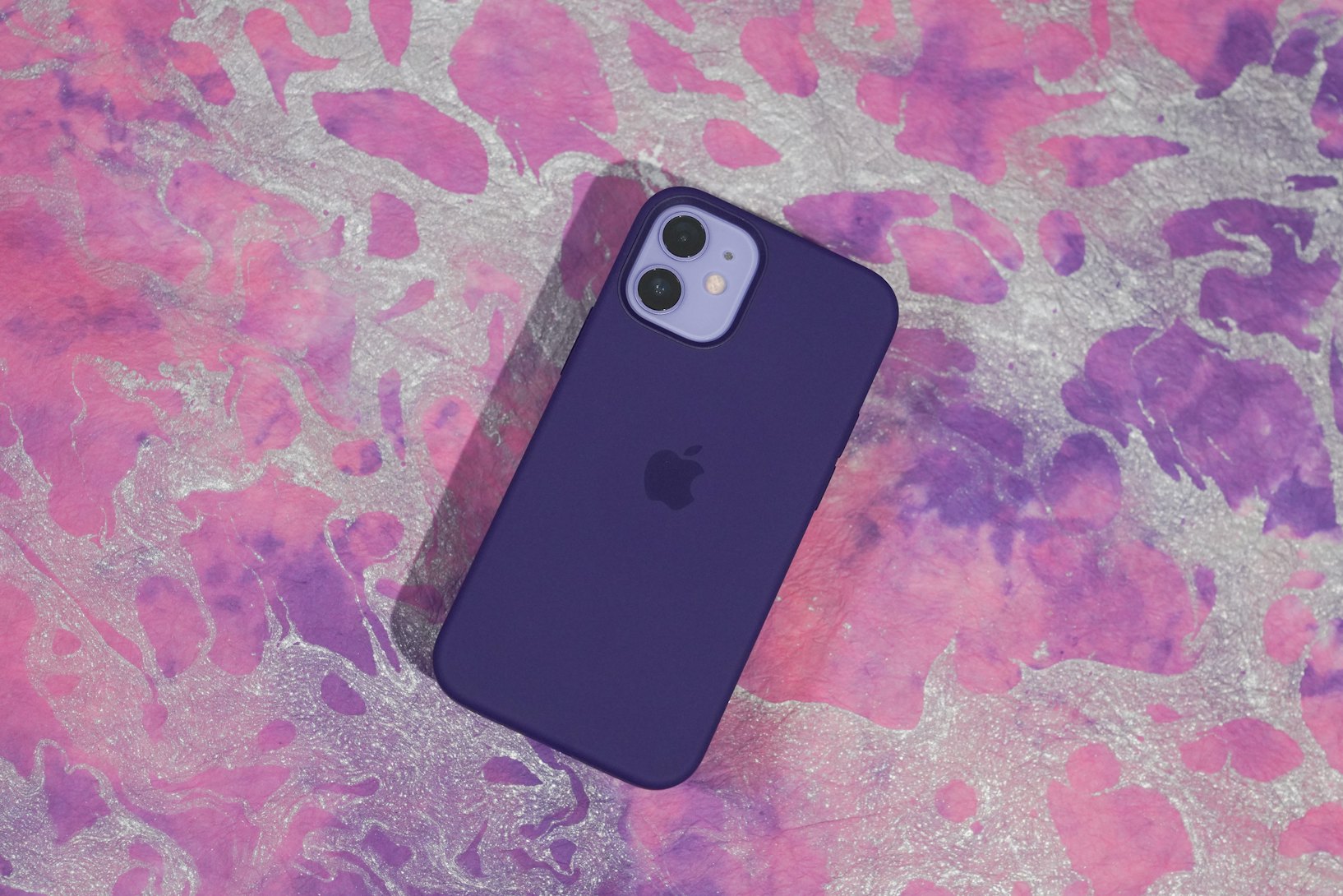 We Got The Purple Iphone 12 Mini Early And It S Absolutely Sick