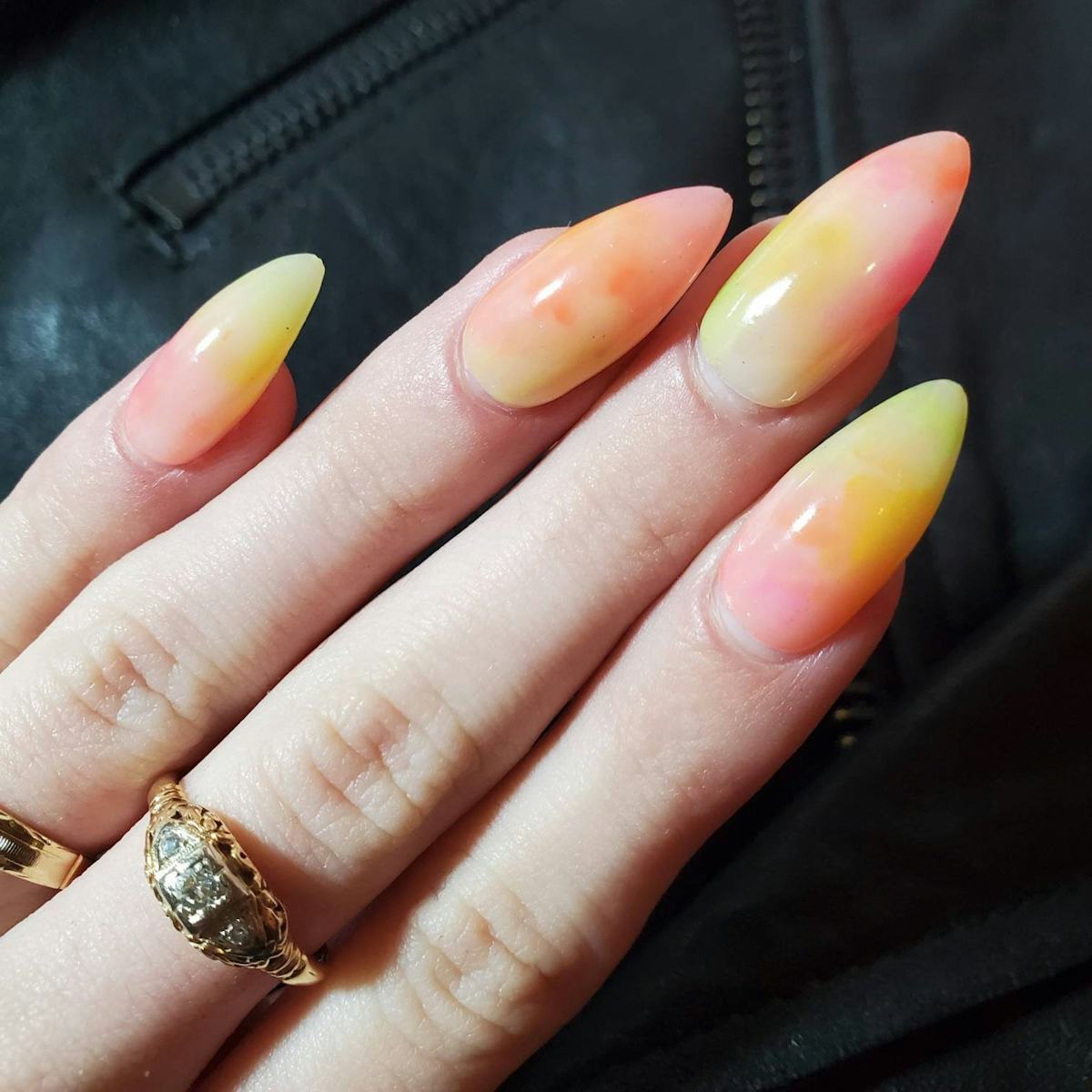 Sherbert watercolor nails to inspire your next mani. 