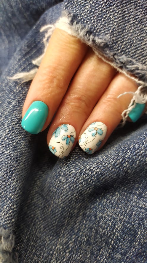 Watercolor nails are the perfect design for your spring manicures.