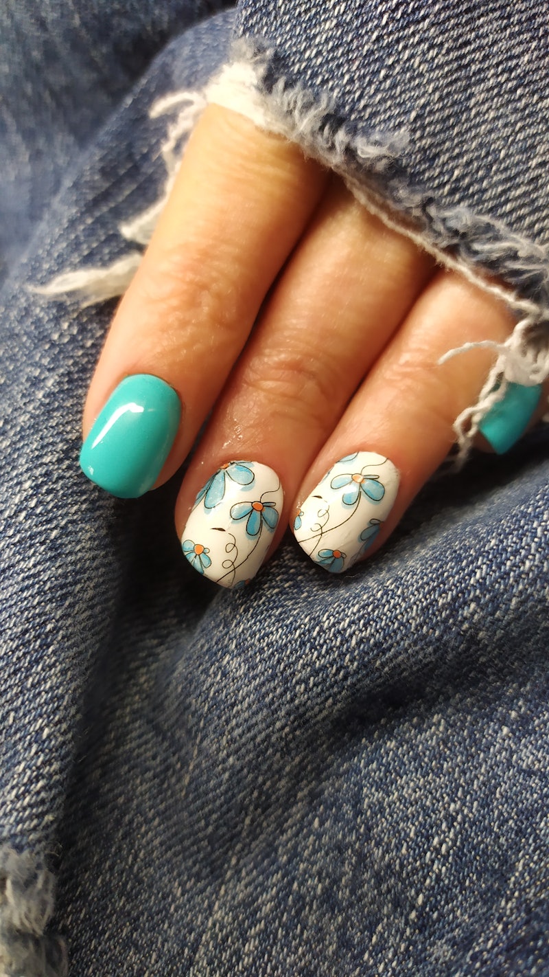Watercolor nails are the perfect design for your spring manicures.