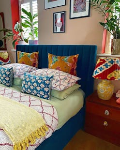 How to Mix and Match Throw Pillows