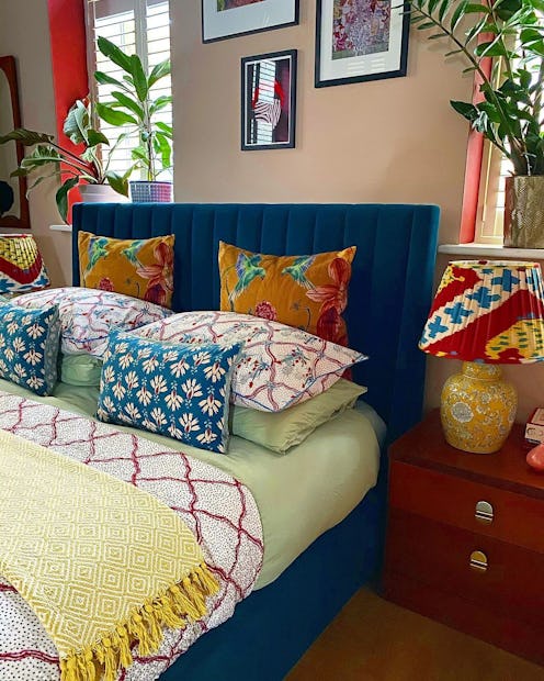 mix and match throw pillows