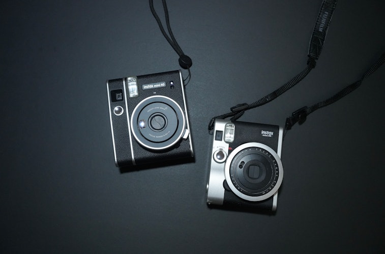 Fujifilm Instax Mini 90 vs. Mini 11 Comparison and Image Quality 