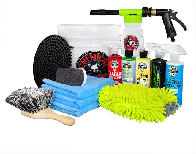 Chemical Guys HOL126 14-Piece Arsenal Builder Car Wash Kit