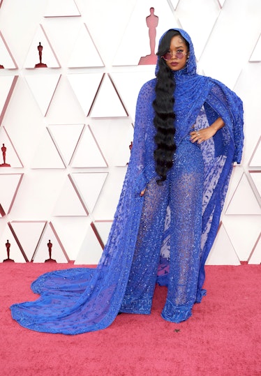 Ariana DeBose Wows on Oscars 2021 Red Carpet with Pre-Show Co-Host Lil Rel  Howery: Photo 4547533, 2021 Oscars, Ariana Debose, Lil Rel Howery, Oscars  Photos