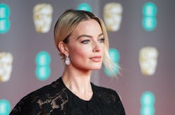 Margot Robbie Arrived at the 2021 Oscars Red Carpet With Darker Hair and Long Bangs