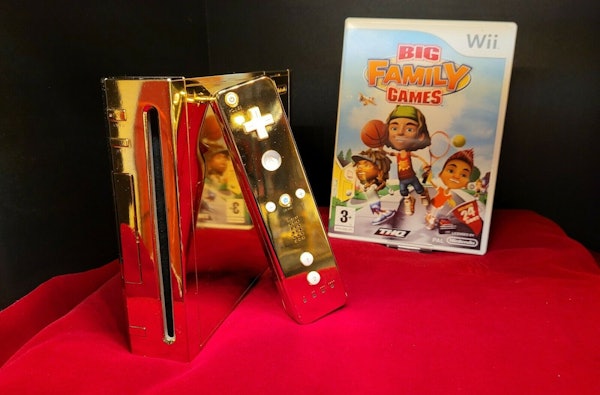 Now’s your chance to own Queen Elizabeth II’s 24K gold Wii