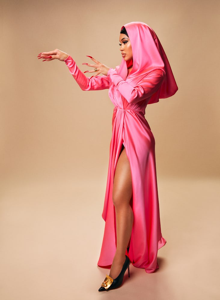 Saweetie in pink Schiaparelli dress. 