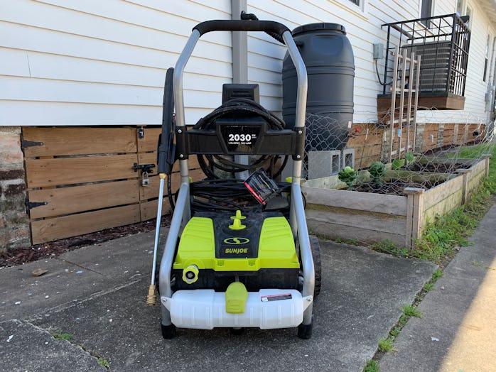 Sun Joe pressure washer front facing photo This Thing Rules