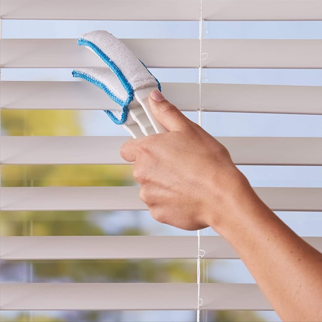 Amazon Basics Blinds Duster