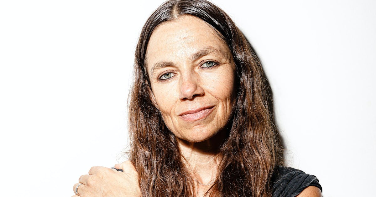 Justine Bateman Wants You to Stop Worrying About Your Face