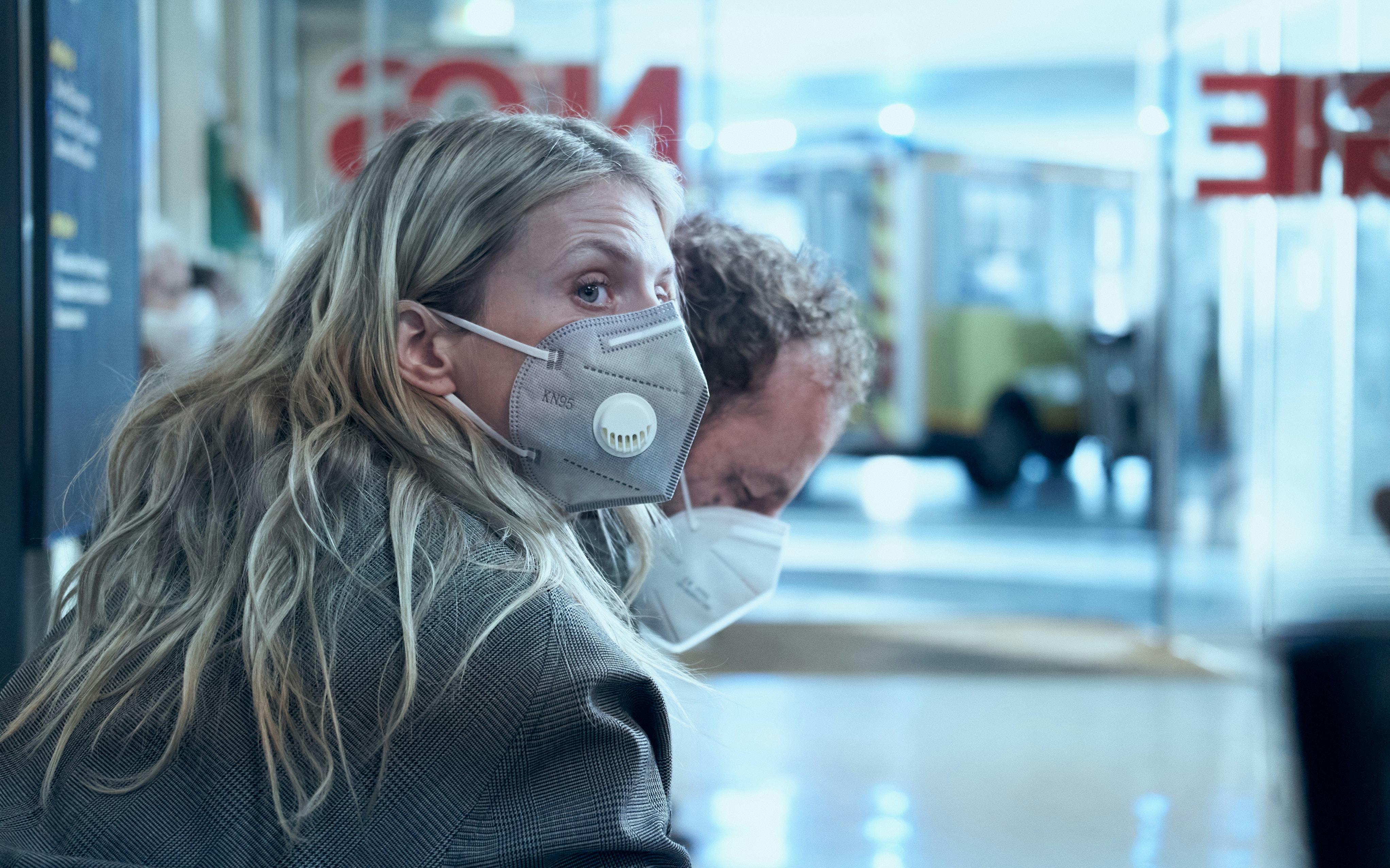 'Oxygen' Netflix review The first great scifi pandemic movie