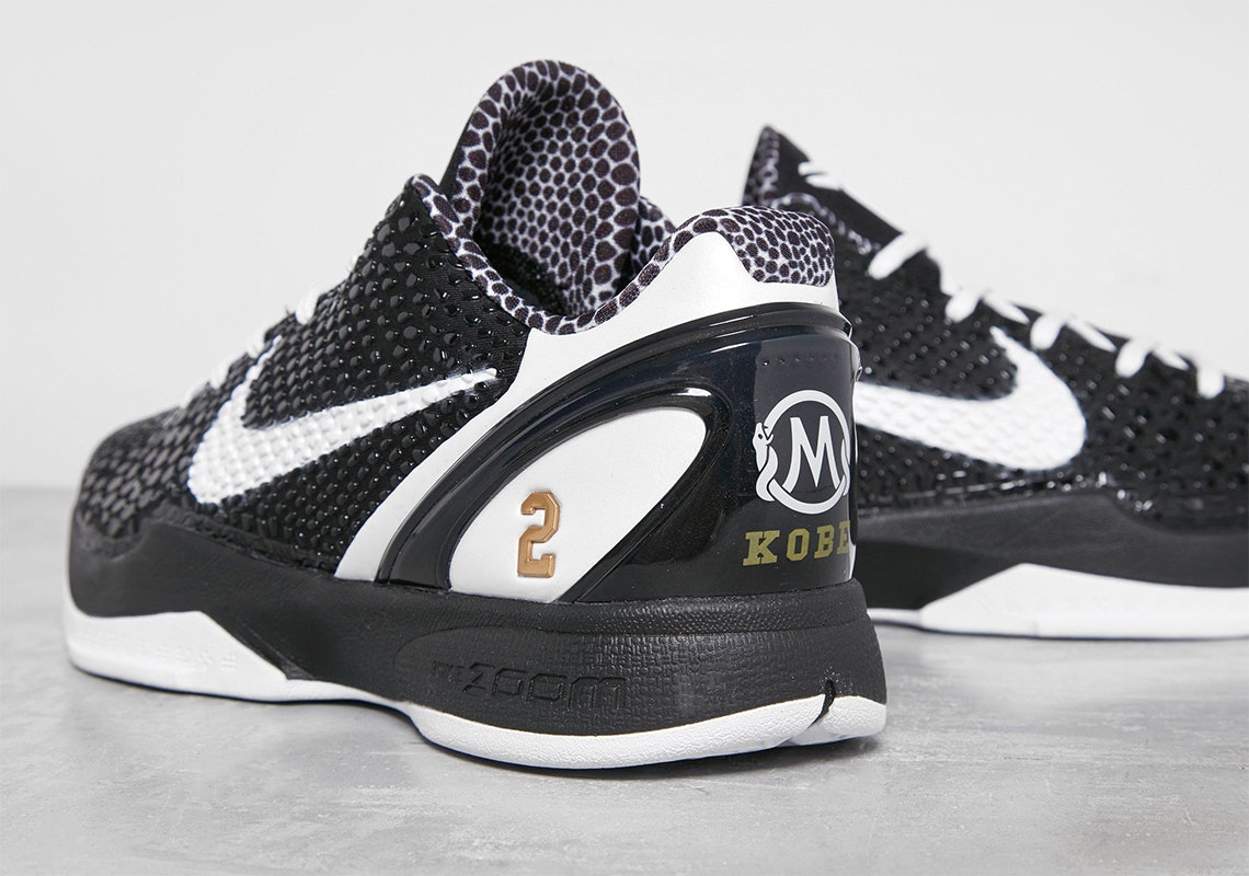 kobe bryant shoes black mamba