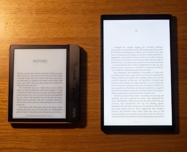 Lenovo 10-inch Nook (2021) review: A Kobo e-reader next to the 10-inch Nook