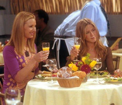 Lisa Kudrow and Jennifer Aniston in Friends