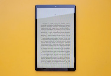 Yes, you can read ebooks on the Nook’s screen, but don’t expect any luxury reading experience. 