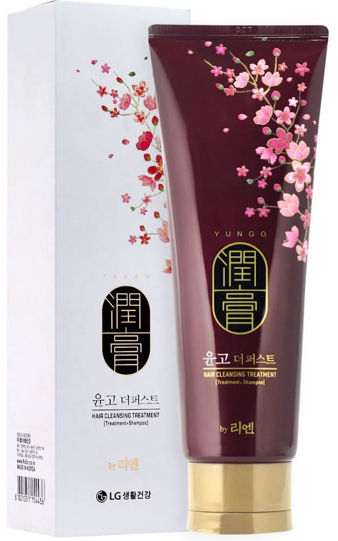 This Korean hair cleansing treatment removes buildup and excess oil from the scalp.