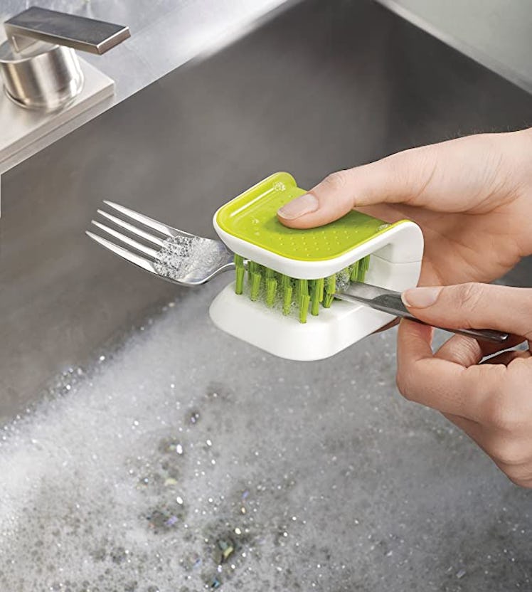 Joseph Joseph Knife and Cutlery Cleaner Brush