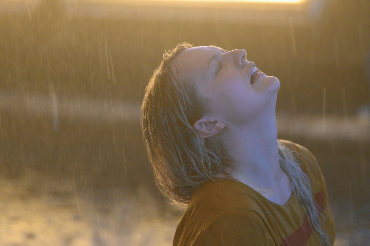 Handmaid's Tale Season 4 Episode 6 Discussion 'The Handmaid's Tale' Season 4, Episode 6 Recap: June's Escape