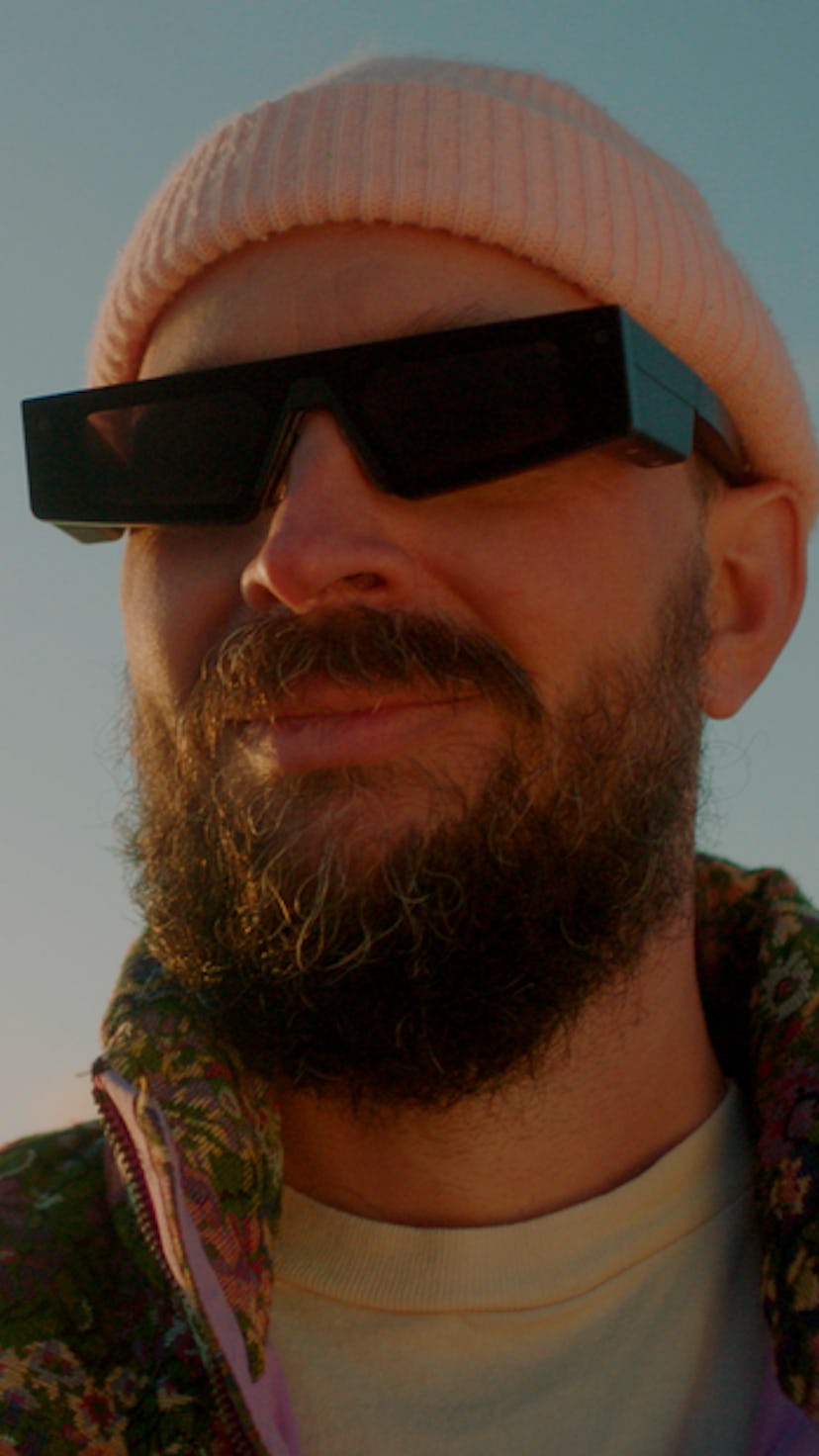 Snap today unveiled its first Spectacles glasses with built-in screens for viewing AR content.