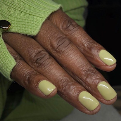 Pea-green nails are an ultimate summer manicure trend