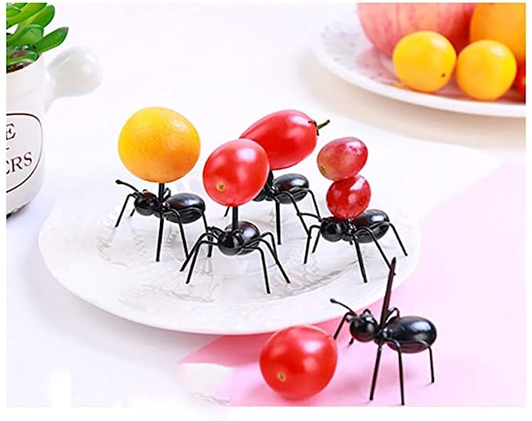 LBZE Lovely Mini Plastic Ants Fruit Toothpick 