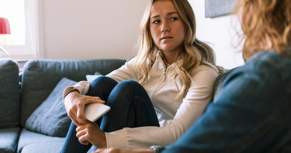 13 Grown-Ass Strategies For Handling Your Mom If She's Toxic