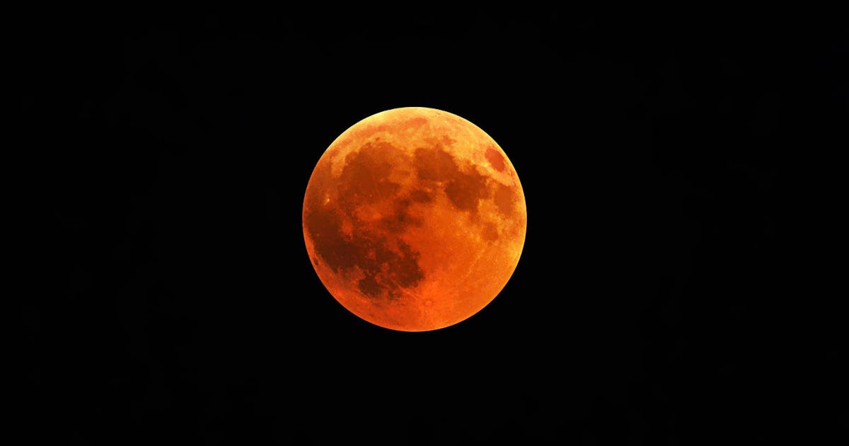 How The May 2021 Full Blood Moon Will Affect Each Zodiac Sign