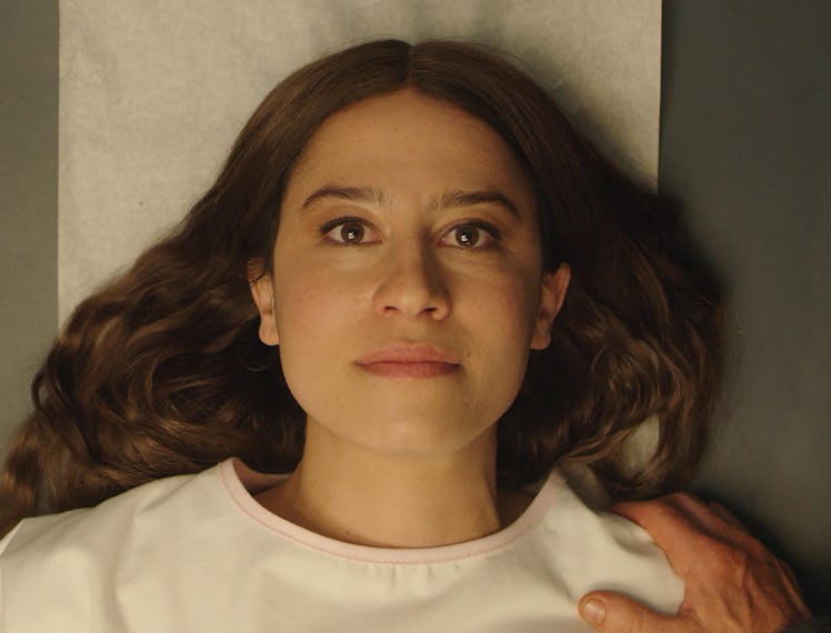 Ilana Glazer on a hospital bed