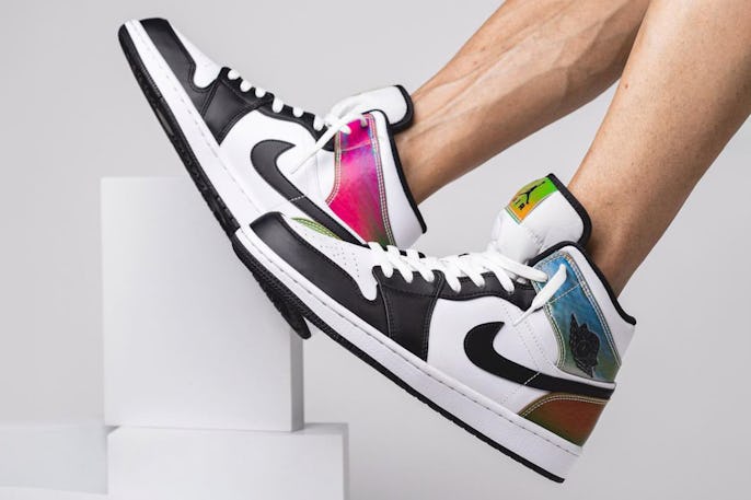 Heat reactive Air Jordan 1 Mid 