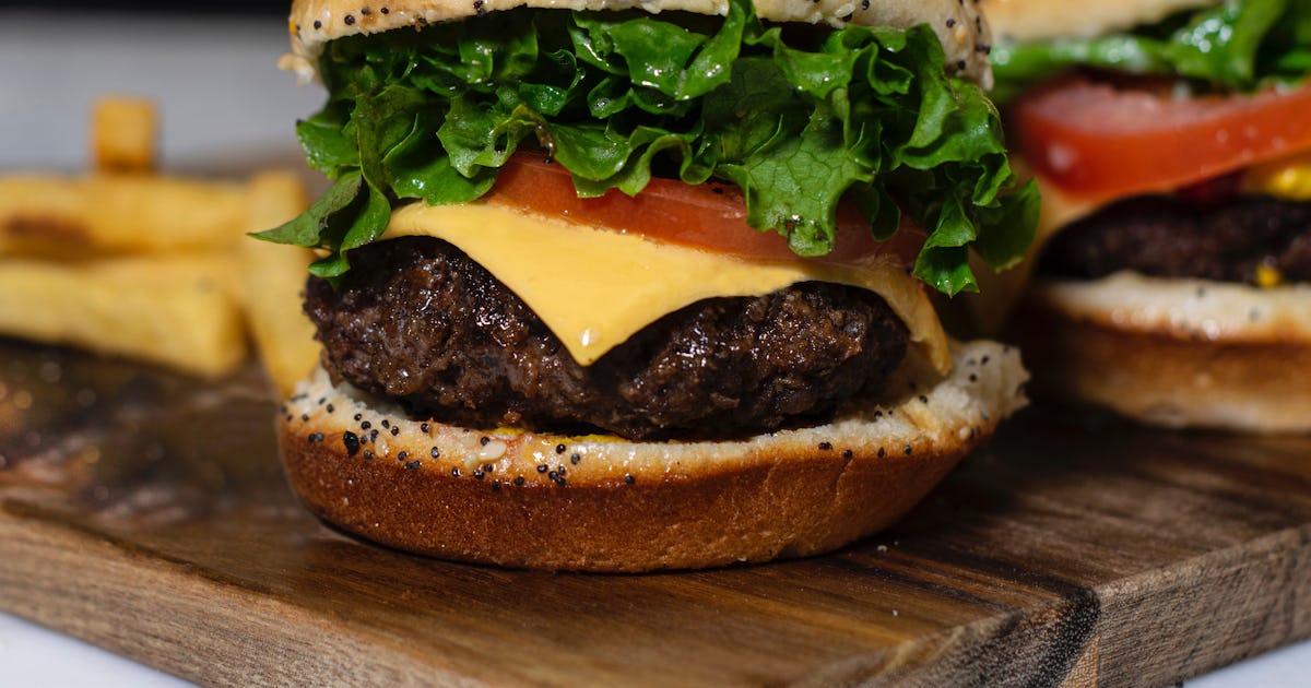 14 National Burger Day 2021 Deals On May 28 That Are So Crave Worthy National Cheeseburger Day Deals 2022