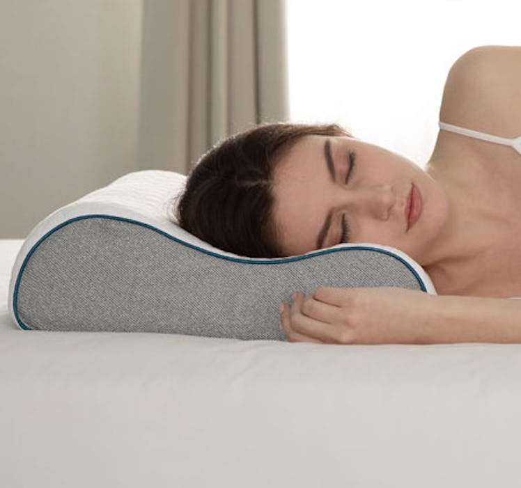 Bedsure Contoured Memory Foam Pillow
