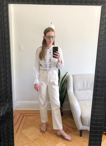 5 Vintage White Jeans Outfits I'm Wearing — Inspired By My Retro Icons