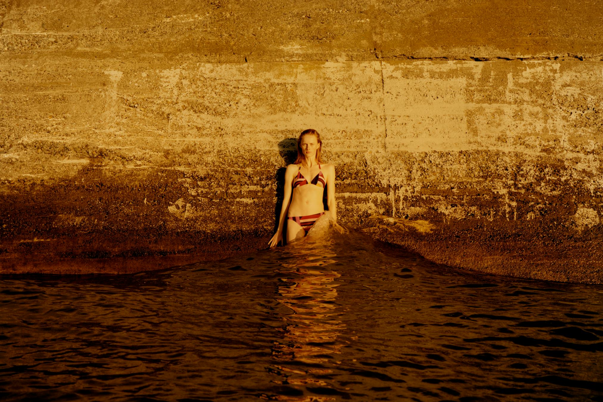 rianne van rompaey in the ocean