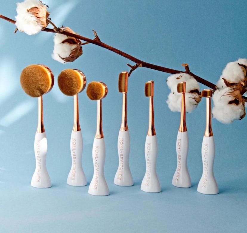 Beauty products for one-handed accessibility: makeup brushes.