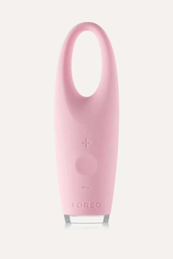Vibrating Face Massager Benefits, Explained By Dermatologists Vibrating Face Massager Benefits, Explained By Dermatologists