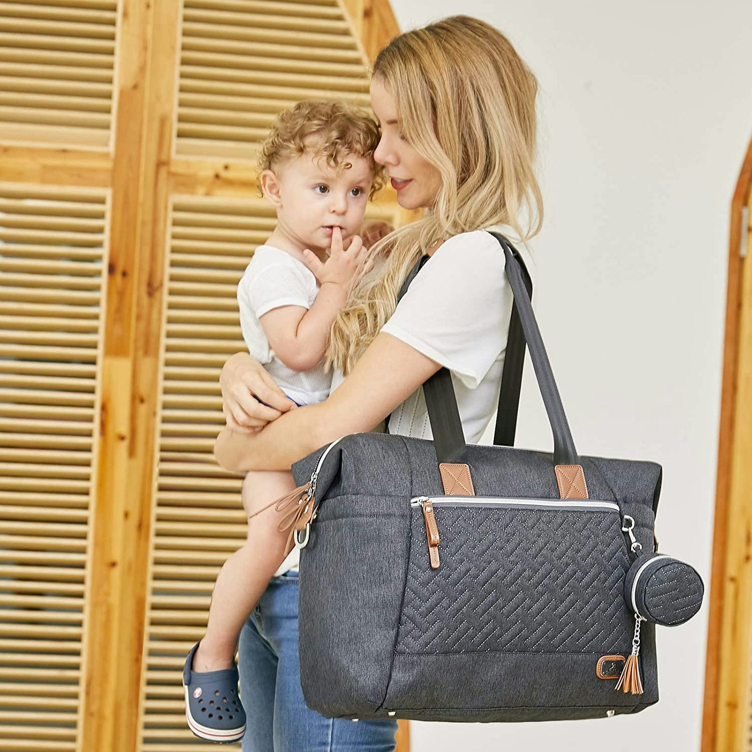 The 4 Best Diaper Bags For Twins
