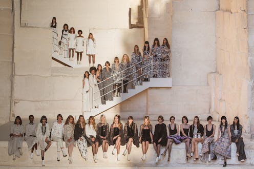 Chanel's Cruise 2021/22 Show Brought Back These 6 '90s Trends