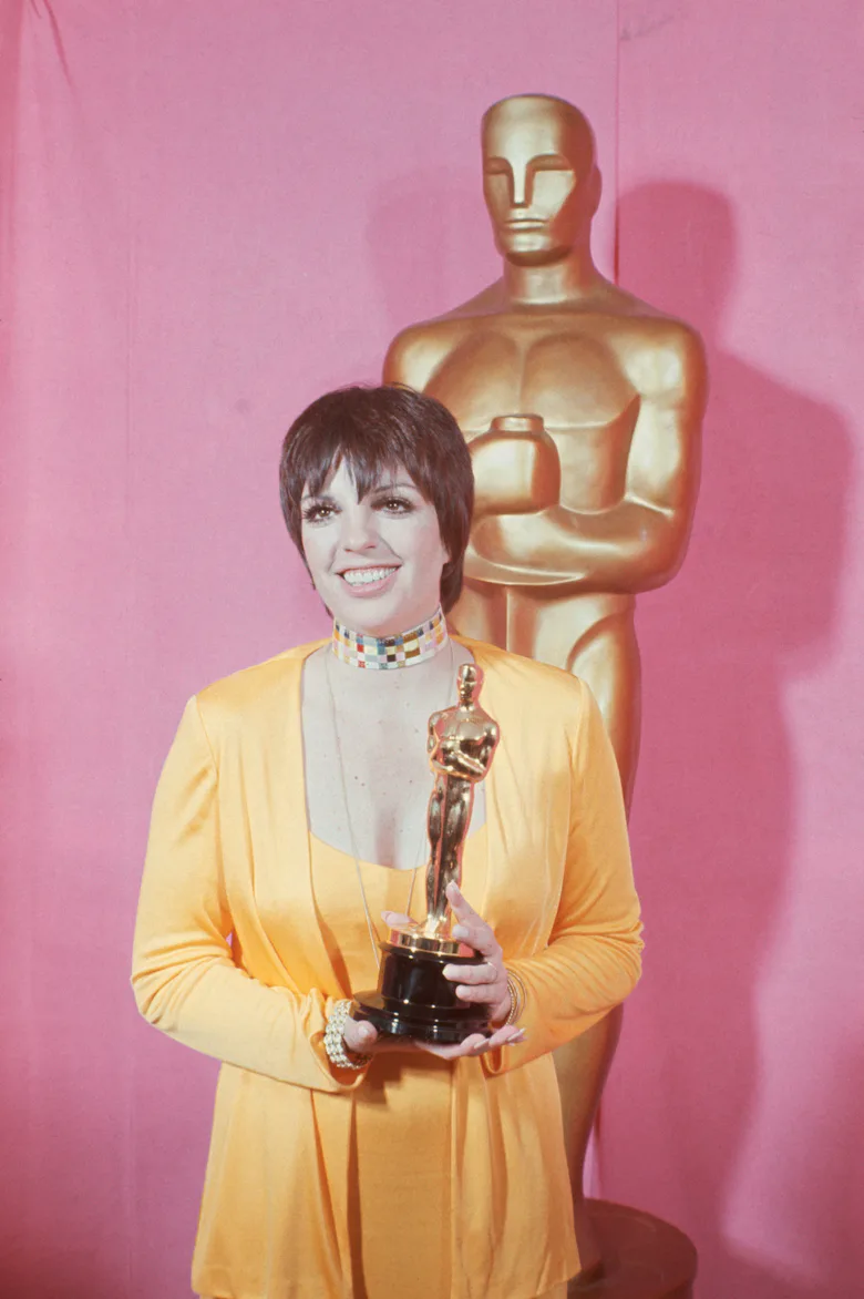 liza minnelli red sequin dress LIM008 : Minnelli In Red