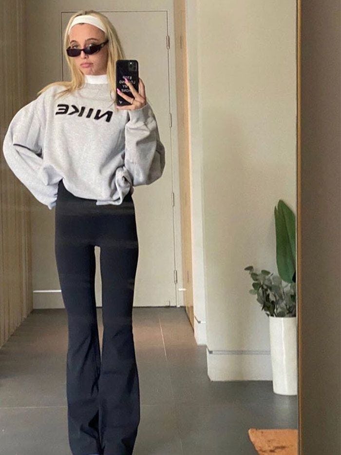 Gap sweatshirt deals emma chamberlain