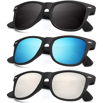 The Best Budget-Friendly Pack Of Sunglasses For Oval Faces