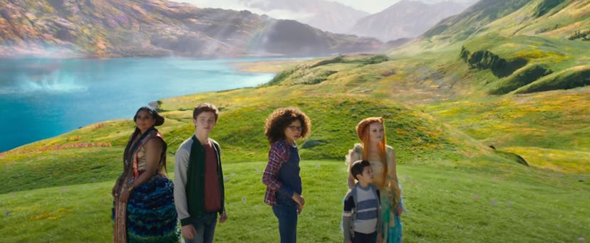 Oprah Winfrey and Mindy Kaling star in 'A Wrinkle In Time.'