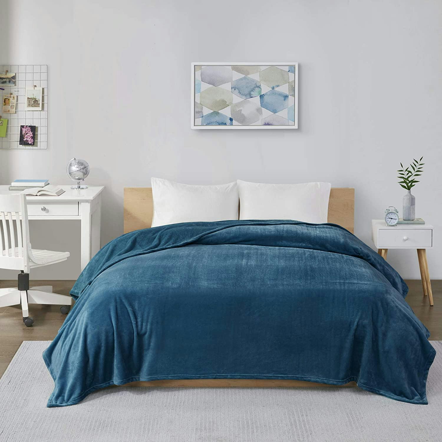 The 10 Best Summer Blankets To Keep You Cool All Night