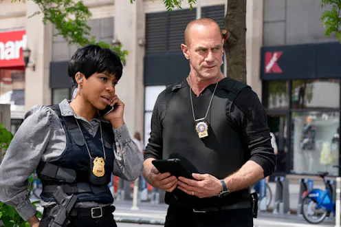 Danielle Moné Truitt as Sergeant Ayanna Bell, Christopher Meloni as Detective Elliot Stabler in Law...