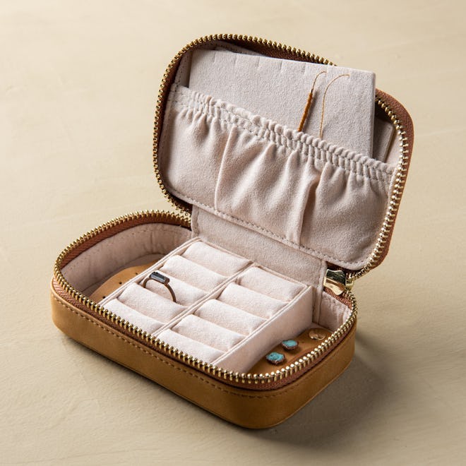 Honey Jewelry Case