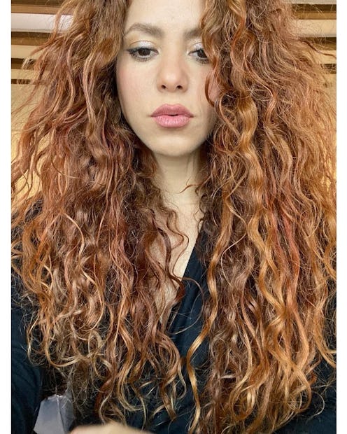 celebrities with red hair shakira