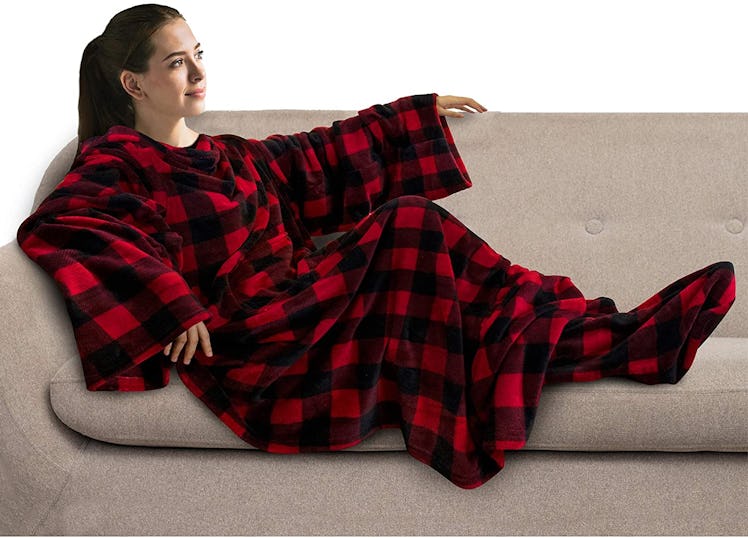 PAVILIA Fleece Blanket with Sleeves and Foot Pockets 