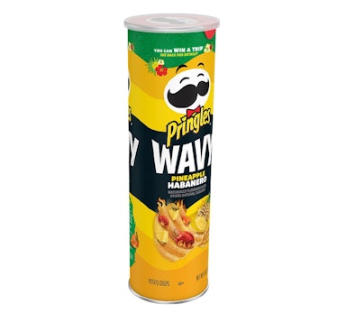 Pringle Wavy Pineapple Habanero
