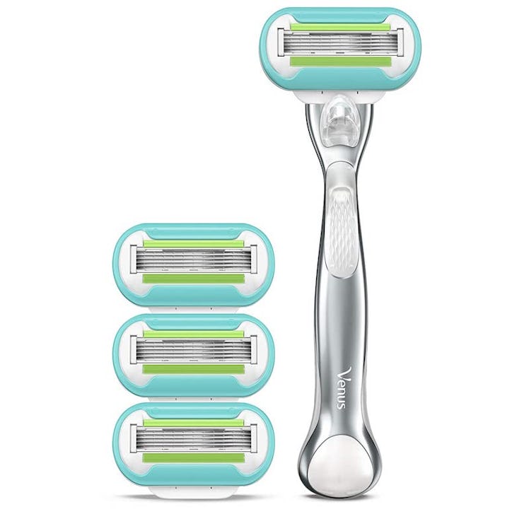 Gillette Venus Extra Smooth Platinum Women's Razor + 4 Blade Refills