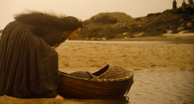 Secret of Roan Inish is a 1995 Irish ocean movie for kids 